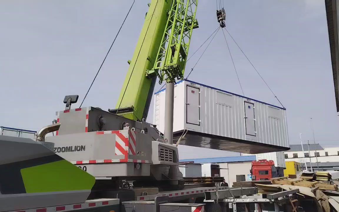 六合集装箱吊装